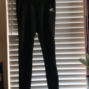 Black Adidas workout leggings